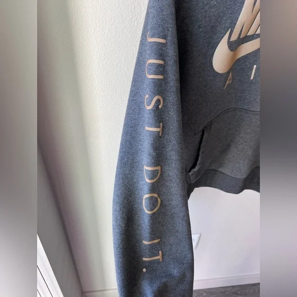 Nike Women’s Gray and Gold Hoodie Size Large - Picture 2 of 4